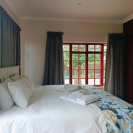 21 On Coetzee Guest House Bloemfontein Buitenkant foto