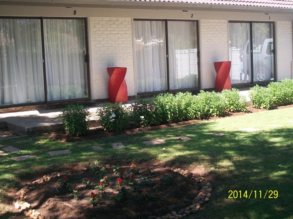 21 On Coetzee Guest House Bloemfontein Buitenkant foto